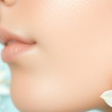 Peelingi powierzchniowe: jakie mają działanie i jak je stosować?