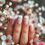 French manicure – historia, techniki i trendy na 2024 rok