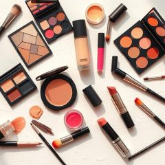 Przewodnik po makijażu dla początkujących: Kluczowe produkty i techniki