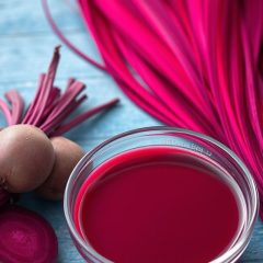 Farbowanie włosów burakiem: naturalna metoda i porady krok po kroku