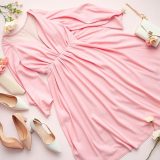 Jakie buty pasują do różowej sukienki? Przewodnik po kolorach i modelach