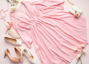 Jakie buty pasują do różowej sukienki? Przewodnik po kolorach i modelach